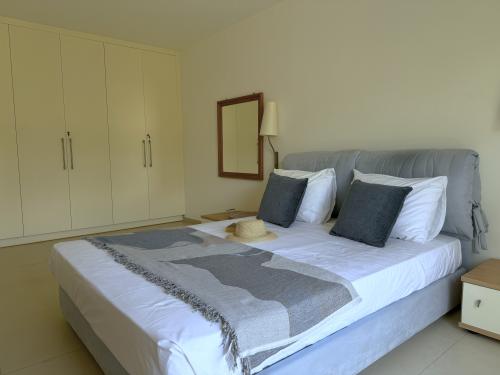 bedroom_1_view_rom_other_angle